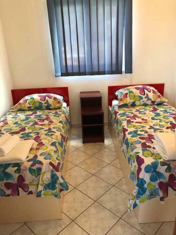 Apartments With Private Parking 巴什卡沃达 外观 照片